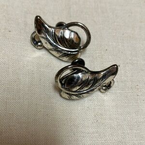 VTG Danecraft sterling leaf screw back earrings